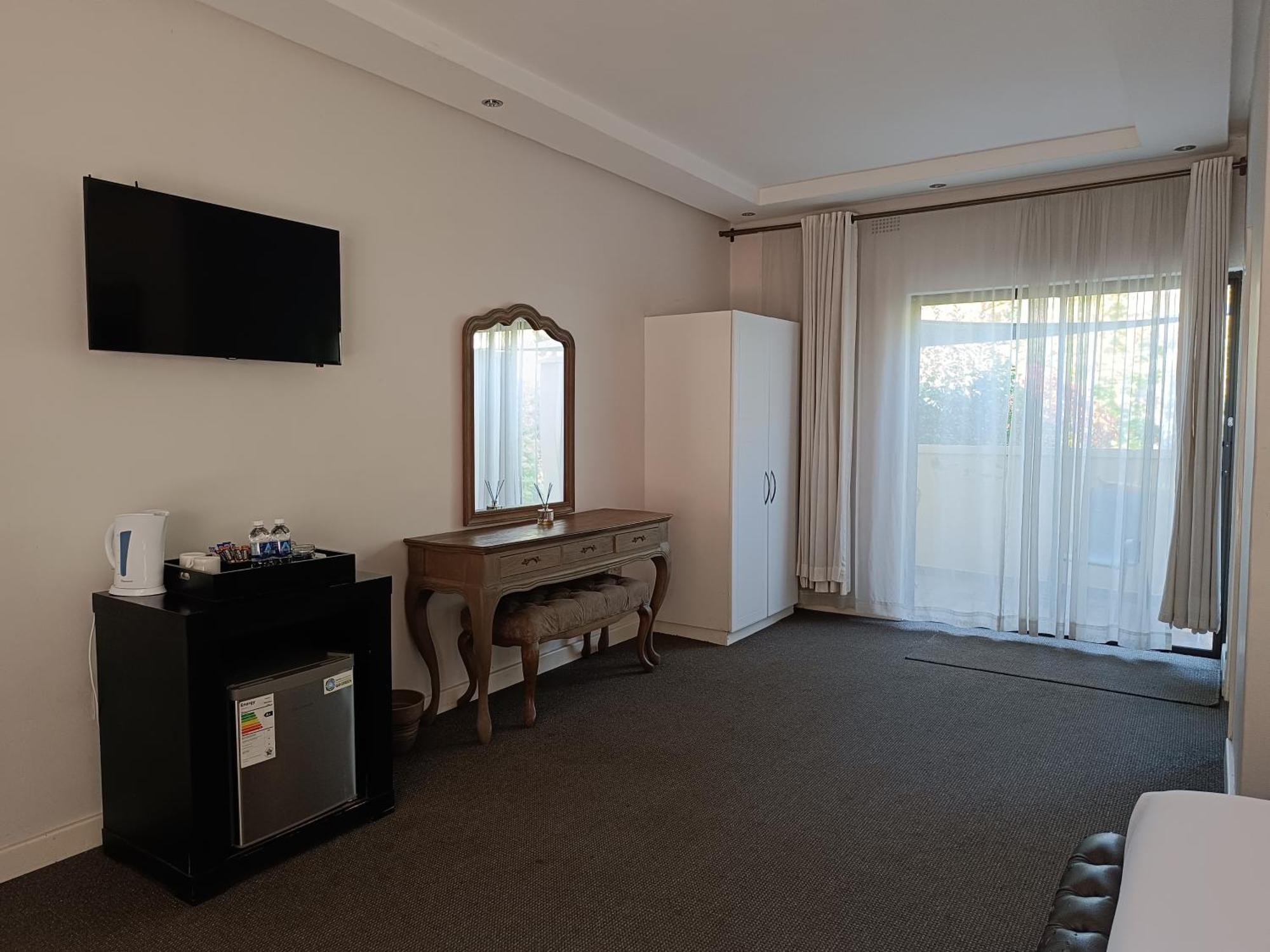 Jacaranda Hotel Harare Buitenkant foto
