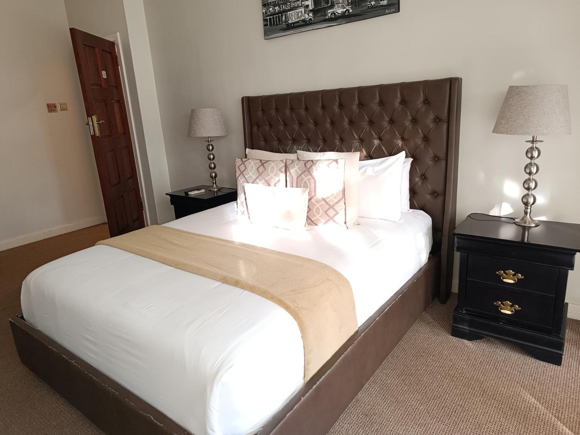 Jacaranda Hotel Harare Buitenkant foto