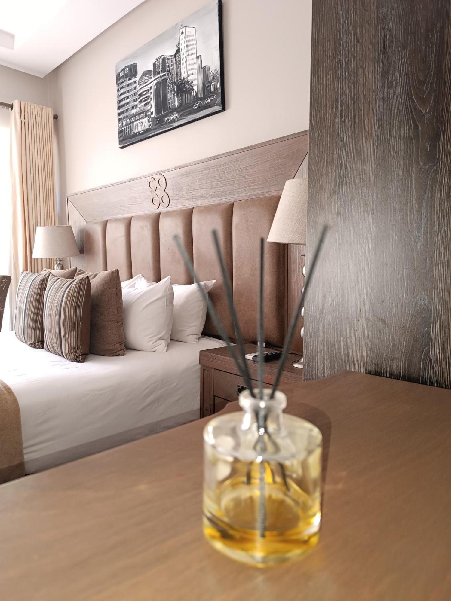 Jacaranda Hotel Harare Buitenkant foto